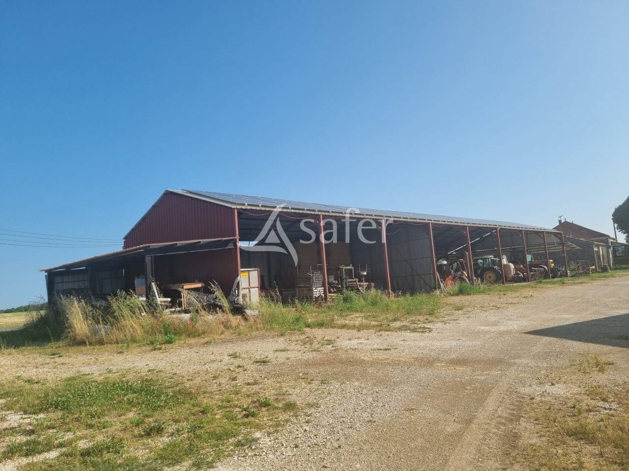 Exploitation &eacute;levage ovin et viticulture AOC Cahors sur 83 ha
