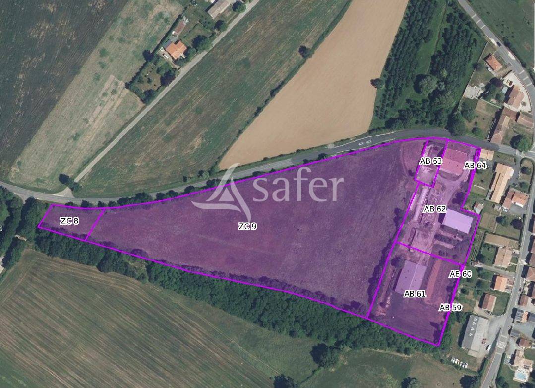 GRANGE VEND&Eacute;ENNE R&Eacute;NOV&Eacute;E  365 m&sup2; HABITABLES  D&Eacute;PENDAN