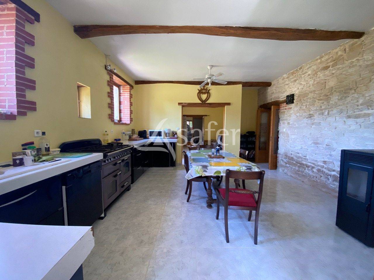 GRANGE VEND&Eacute;ENNE R&Eacute;NOV&Eacute;E  365 m&sup2; HABITABLES  D&Eacute;PENDAN