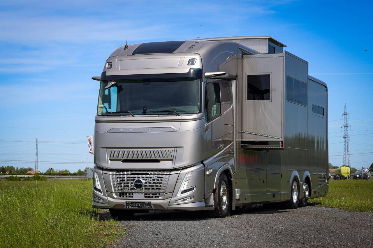 NEUF Volvo AERO 500 Interhorse