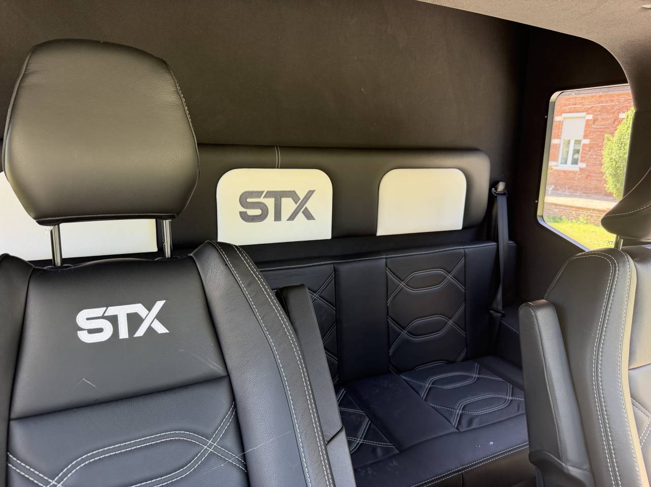 STX stalles, 5 pl cabine, grande sellerie  "neuf"