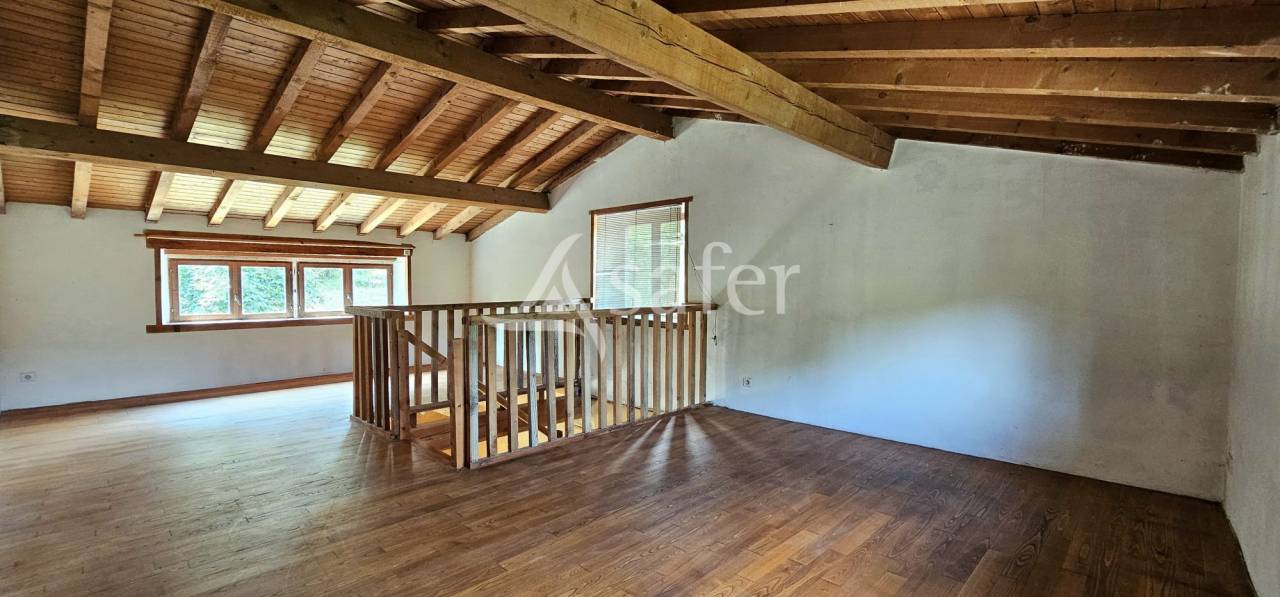 Propri&eacute;t&eacute; sur 20 ha en vall&eacute;e de la L&egrave;ze