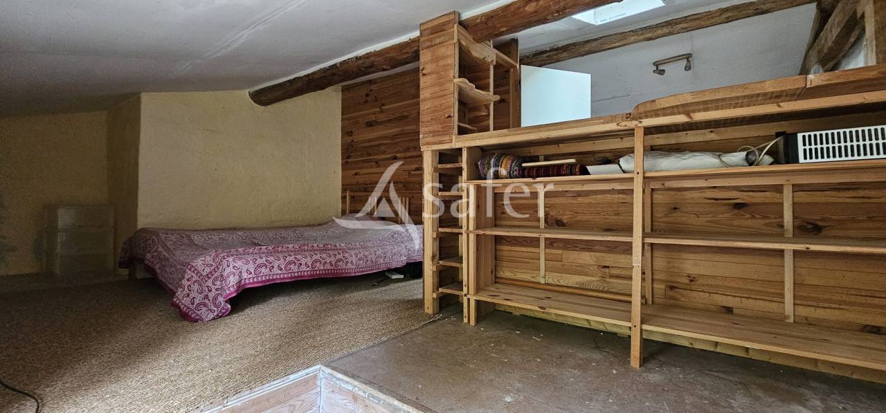 Propri&eacute;t&eacute; sur 20 ha en vall&eacute;e de la L&egrave;ze