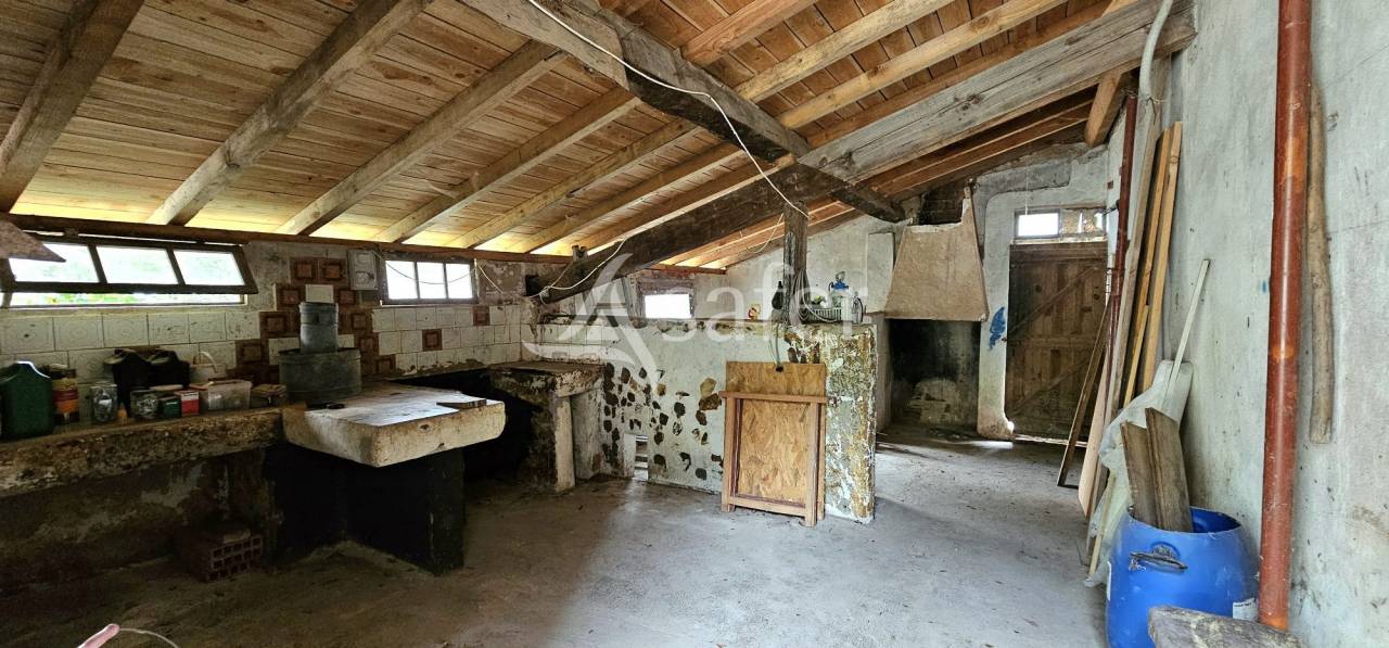 Propri&eacute;t&eacute; sur 20 ha en vall&eacute;e de la L&egrave;ze