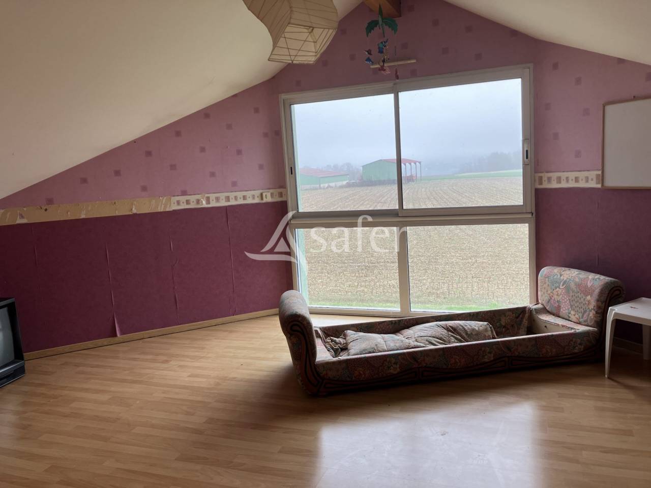 Propri&eacute;t&eacute; rurale de 3 ha - Maison moderne de 240 m&sup2; - 1 b&acirc;ti