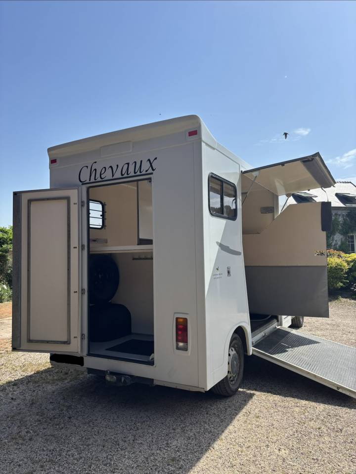 Van Renault Master 2008 moins de 100 000km 33 000&euro;