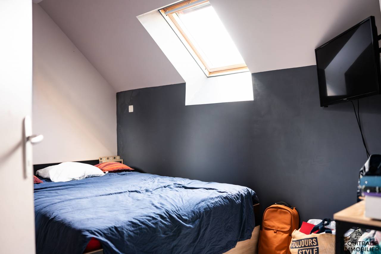 Propri&eacute;t&eacute; avec maison et d&eacute;pendances, 1ha50