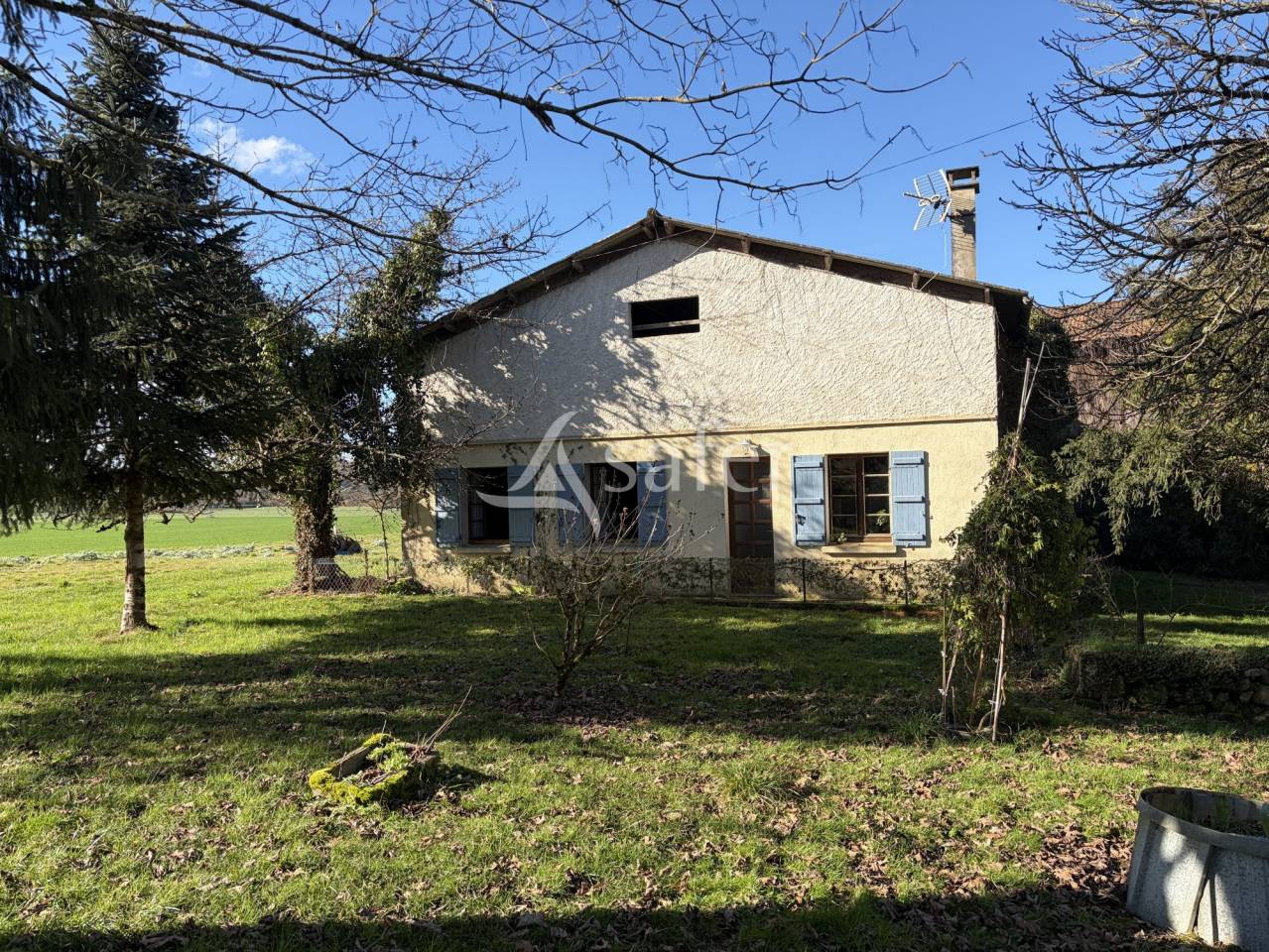 Propri&eacute;t&eacute; agricole avec 2 maisons sur 21ha