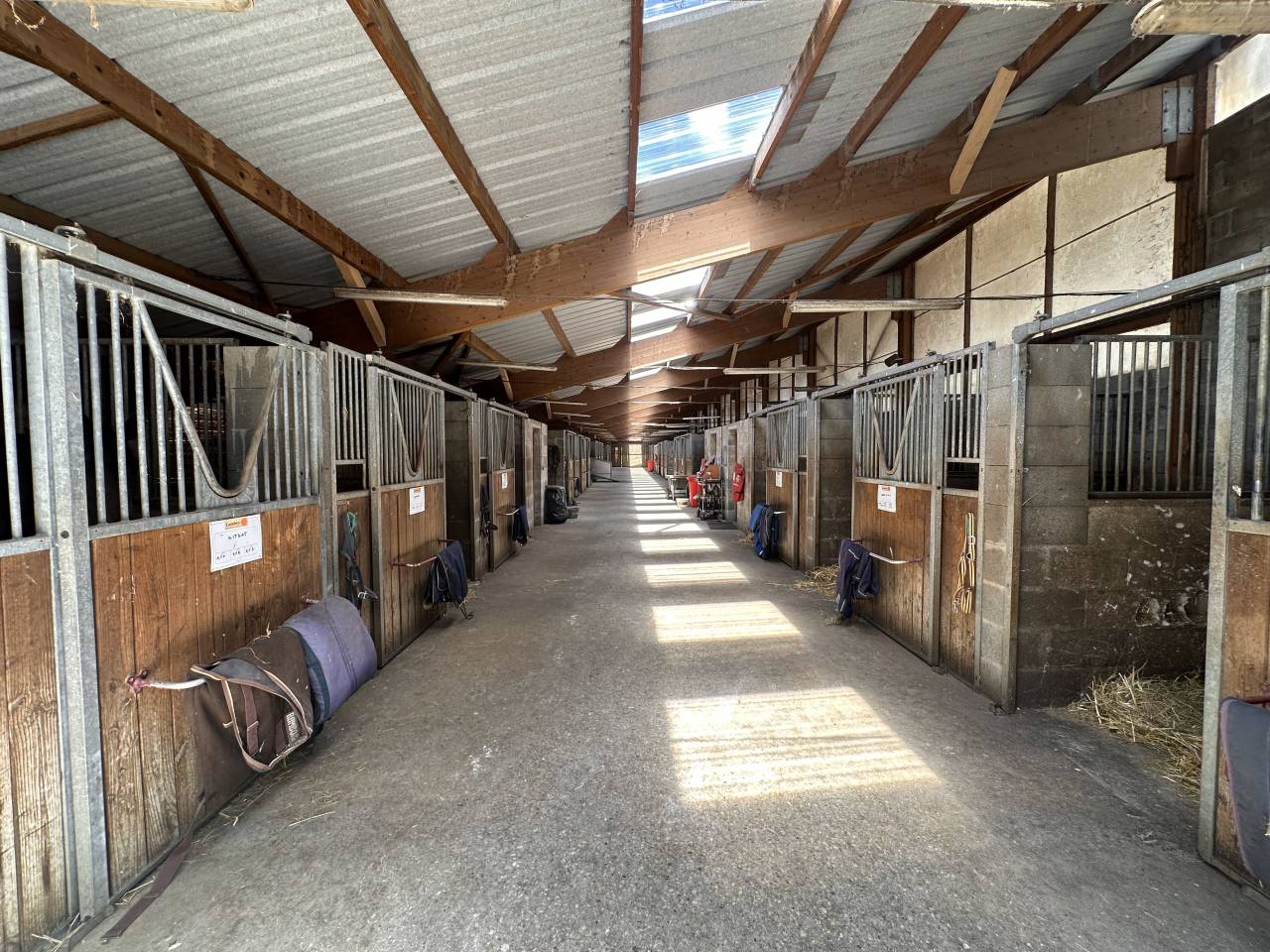 ETABLISSEMENT EQUESTRE EN ACTIVITE SUR 17 HA - R&eacute;gion