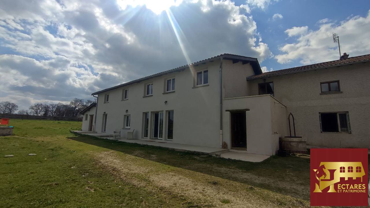 Propri&eacute;t&eacute; 21 hectares 2 habitations