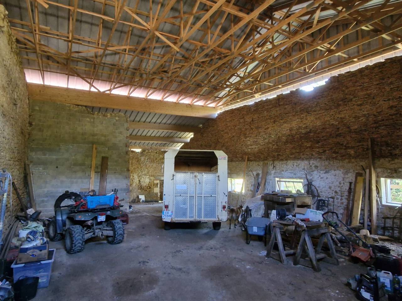 Tr&egrave;s belle propri&eacute;t&eacute; &eacute;questre de 14 ha