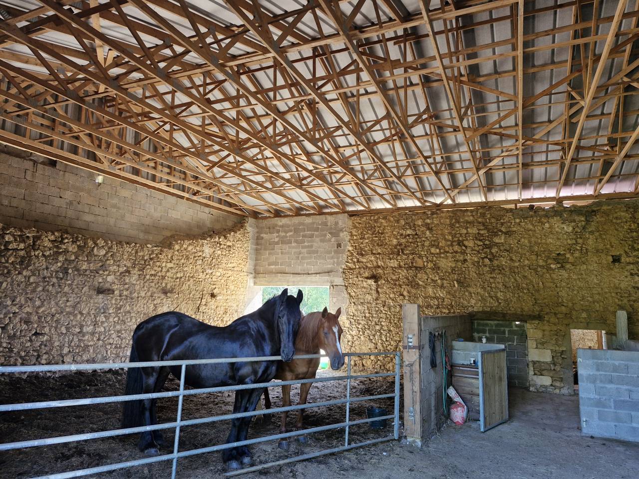 Tr&egrave;s belle propri&eacute;t&eacute; &eacute;questre de 14 ha