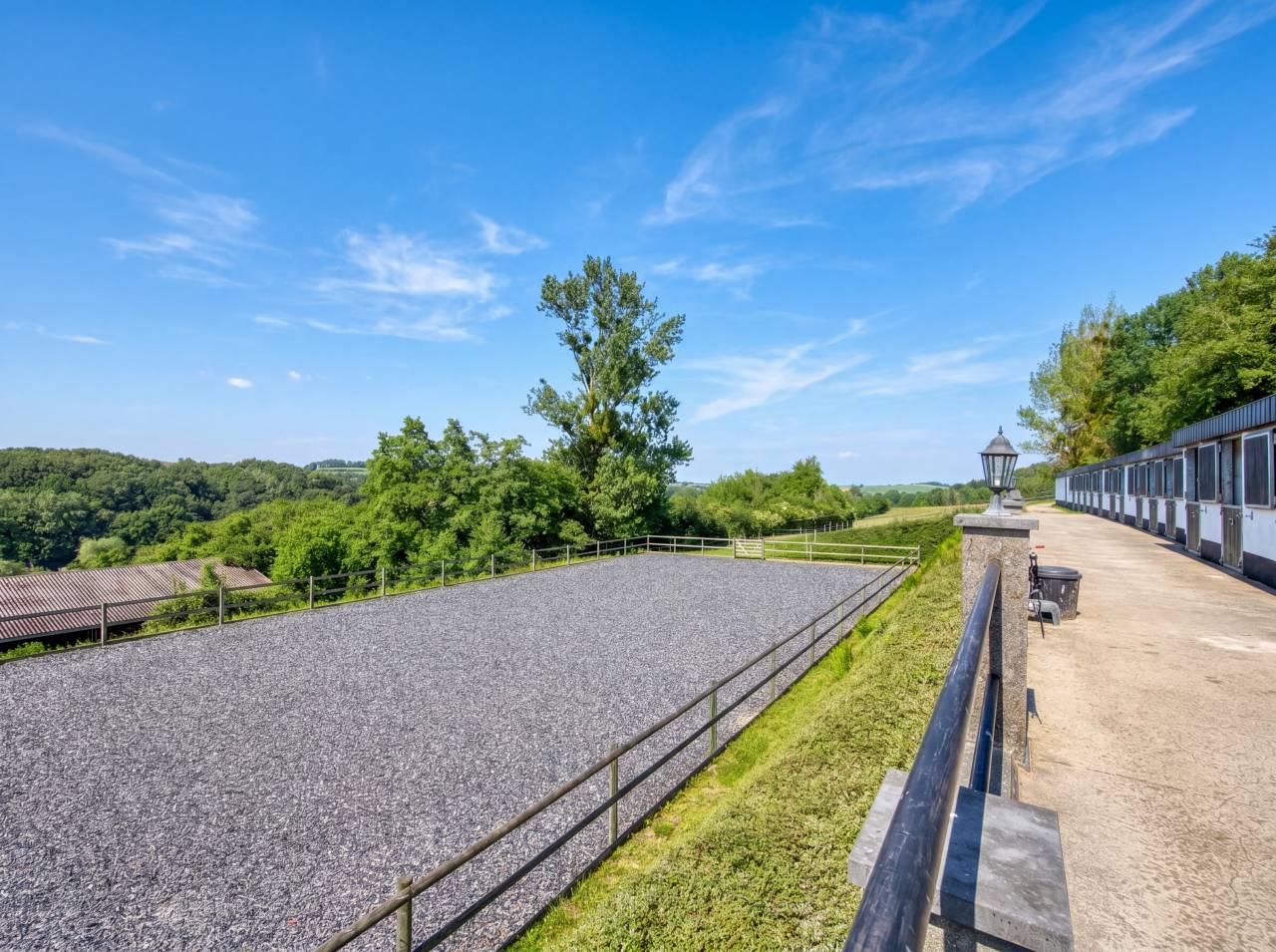 Propri&eacute;t&eacute; &eacute;questre de caract&egrave;re sur 8 hectares &agrave; Durbuy
