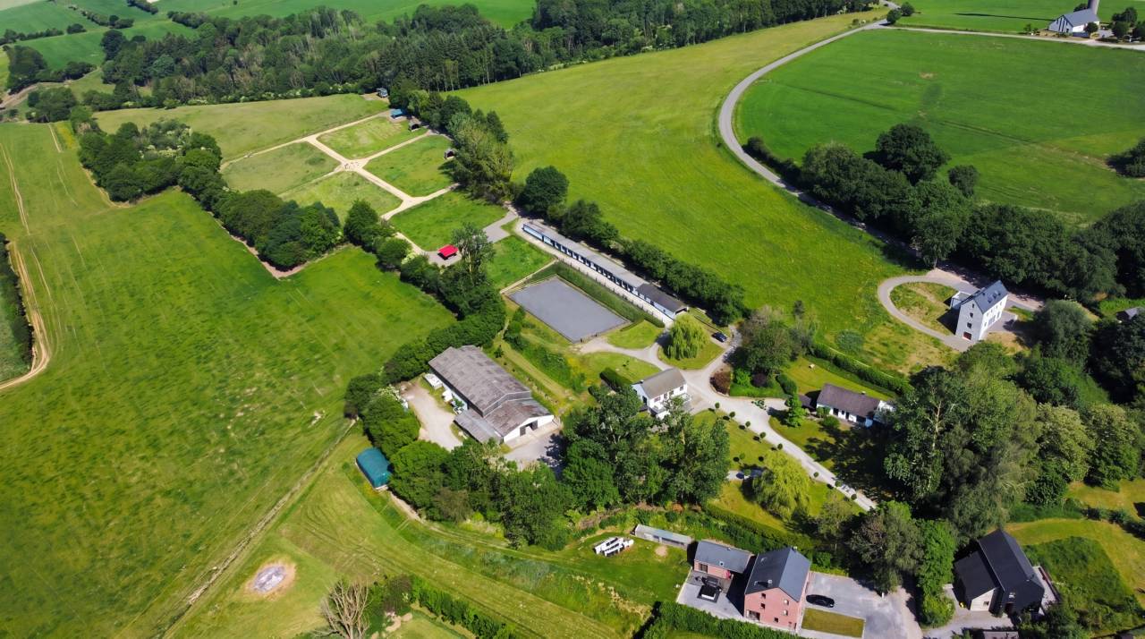 Propri&eacute;t&eacute; &eacute;questre de caract&egrave;re sur 8 hectares &agrave; Durbuy