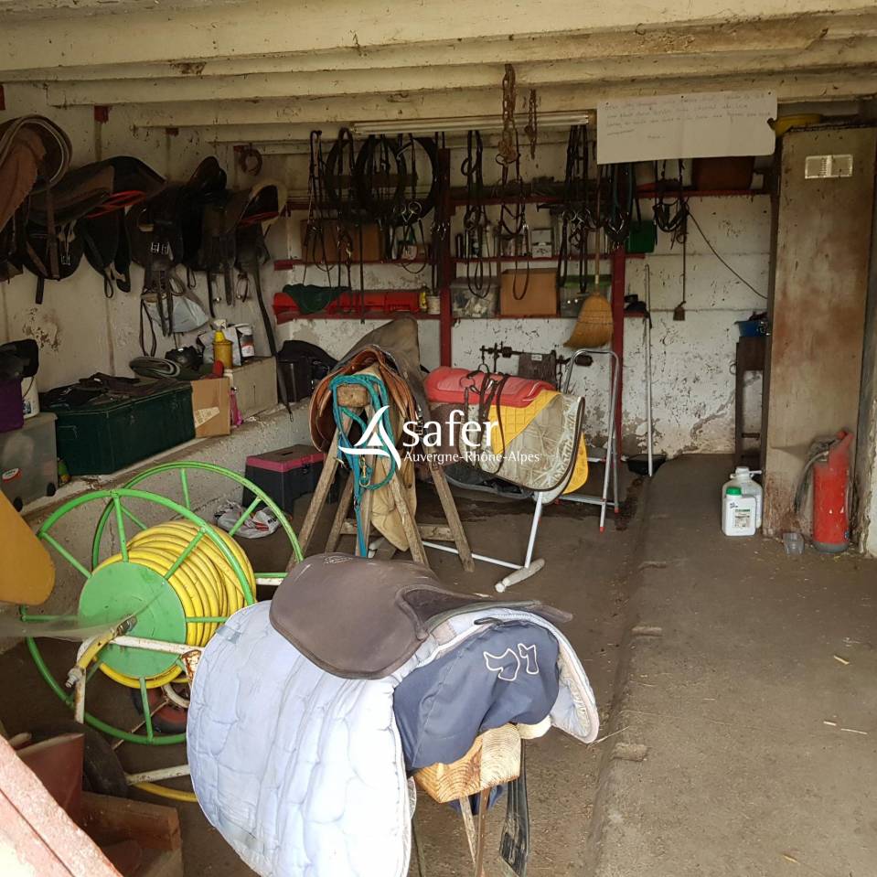 Domaine Equestre sur 29 ha avec pistes d'entra&icirc;nement