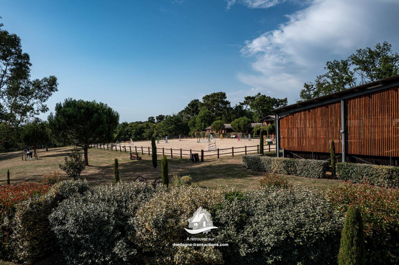 PROPRIETE EQUESTRE D&rsquo;EXCEPTION &ndash; 22 HA CLES EN MAINS