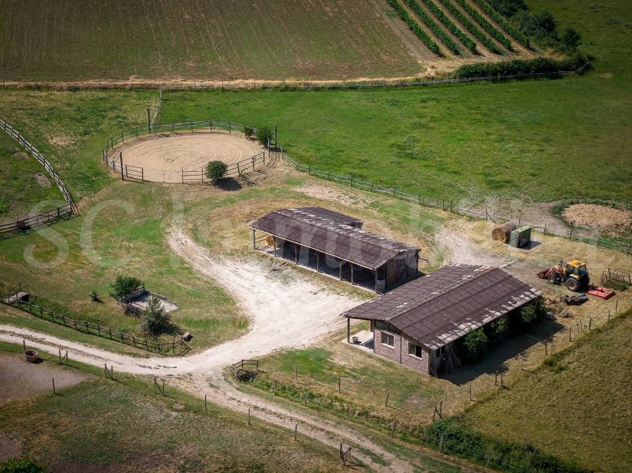 &Agrave; 15 min de Duras et de Pineuilh, sur pr&egrave;s de 14 hect