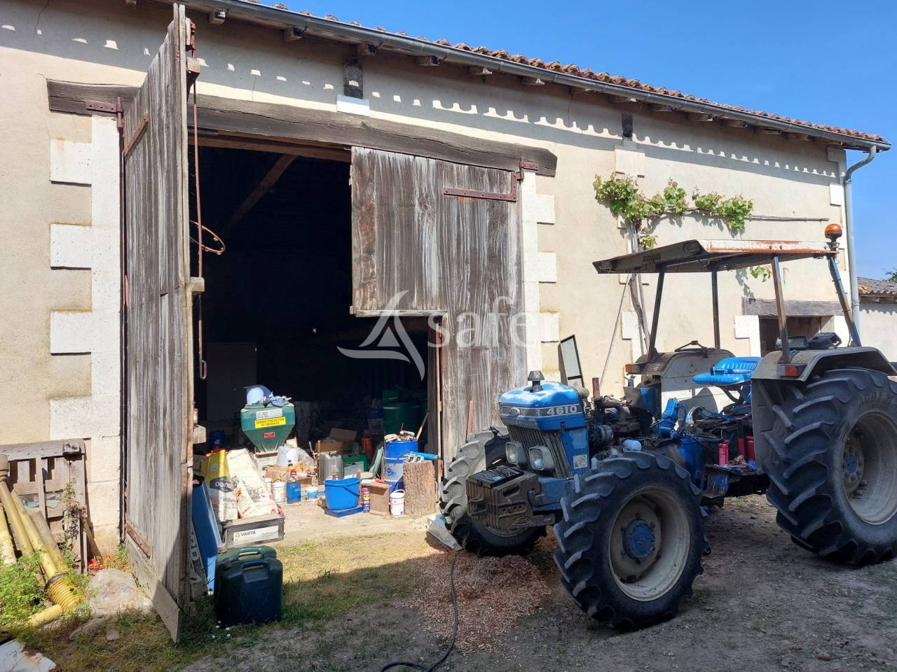 Exploitation d'&eacute;levage bio sur 35ha, ouest Dordogne