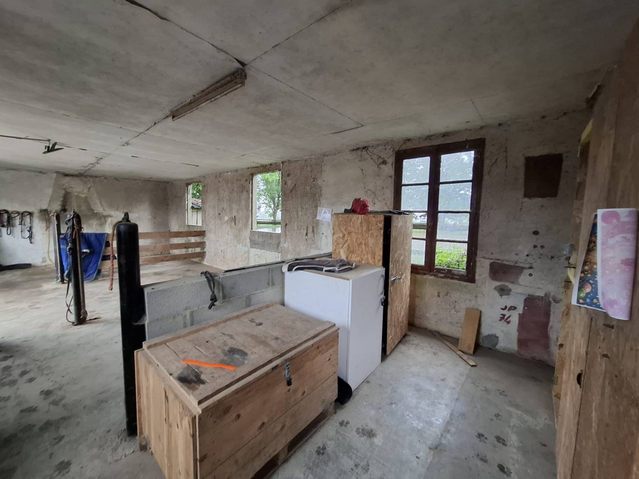 Centre &eacute;questre avec habitation et infrastructures compl&egrave;tes ?