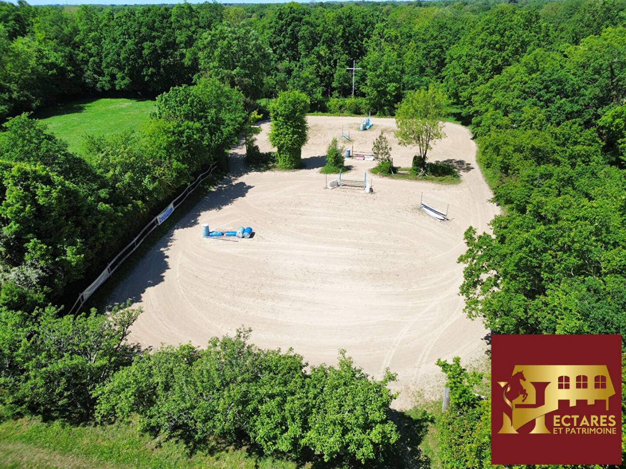 Maison Machecoul , 240 m2, 12 hectares.