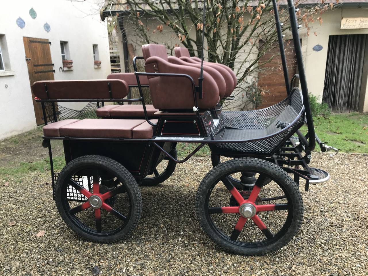 cheval de trait Arabo Percheron attel&eacute; + cal&egrave;che Marath