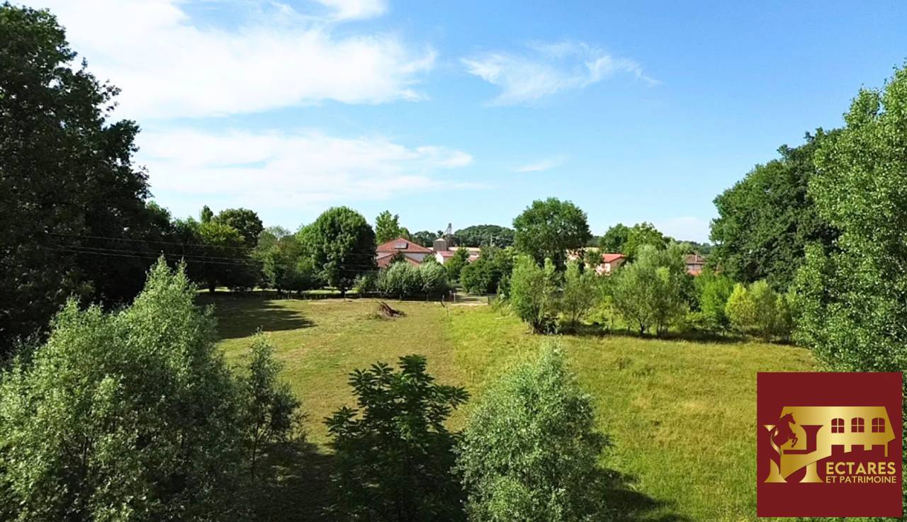 Demeure XIXe r&eacute;nov&eacute;e 2,8 hectares
