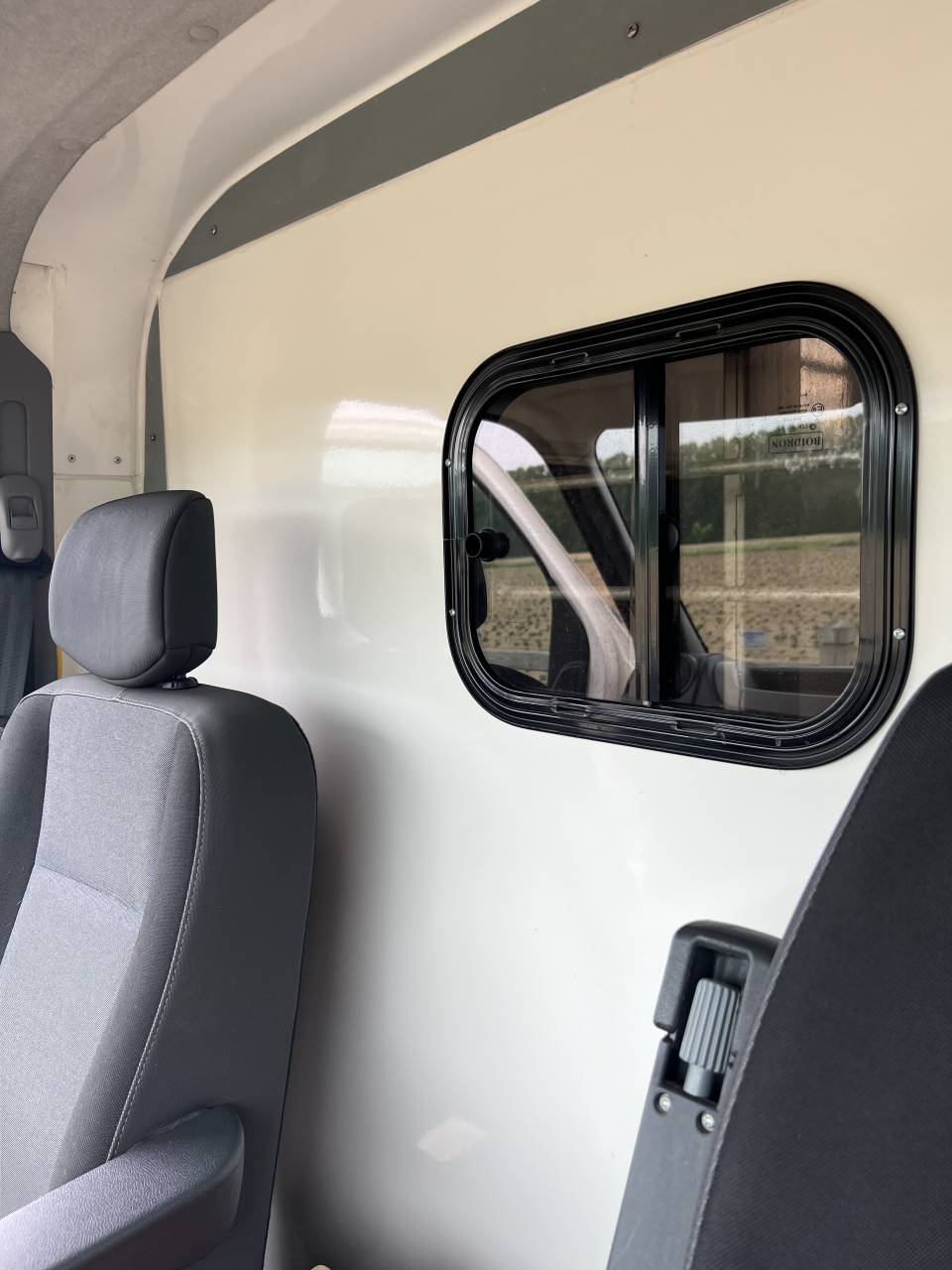 Camionnette Renault de 2013 (cabine chevaux de 2021!)
