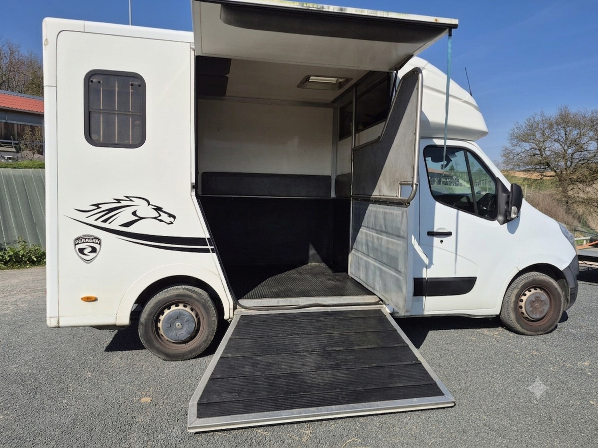Renault Master Paragan