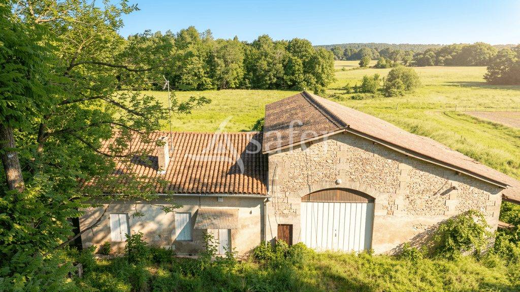 Propri&eacute;t&eacute; agricole b&acirc;tie sur 35ha, proche Gironde