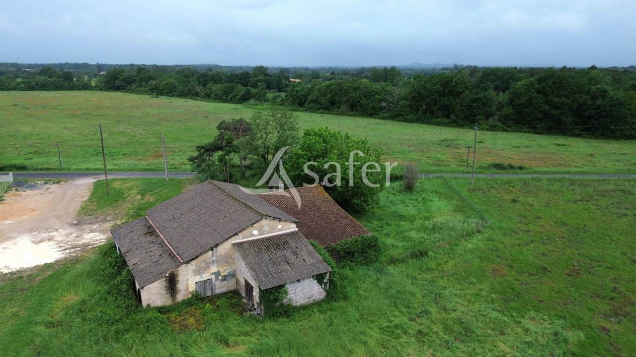 Propri&eacute;t&eacute; agricole b&acirc;tie sur 35ha, proche Gironde