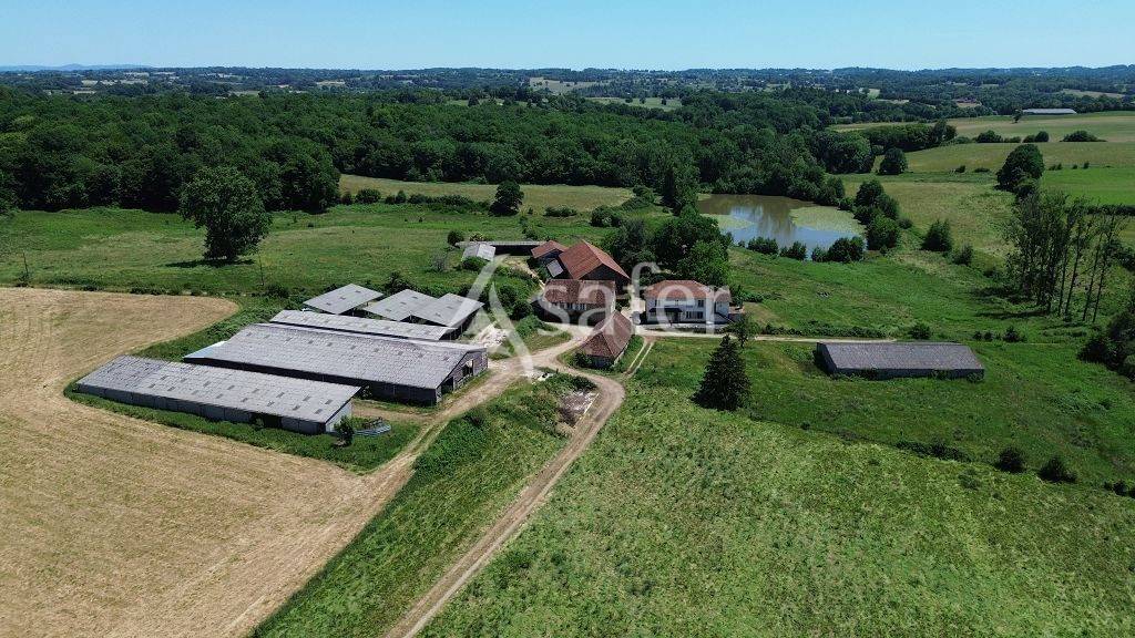 Propri&eacute;t&eacute; agricole de carat&egrave;re, isol&eacute;e, sur plus de 94ha d'u