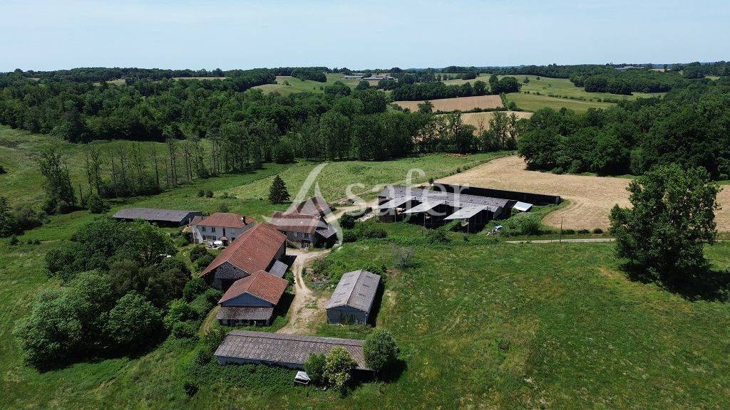 Propri&eacute;t&eacute; agricole de carat&egrave;re, isol&eacute;e, sur plus de 94ha d'u