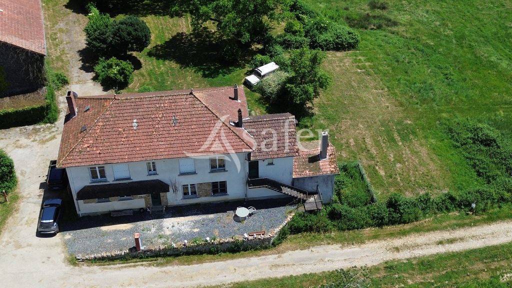 Propri&eacute;t&eacute; agricole de carat&egrave;re, isol&eacute;e, sur plus de 94ha d'u