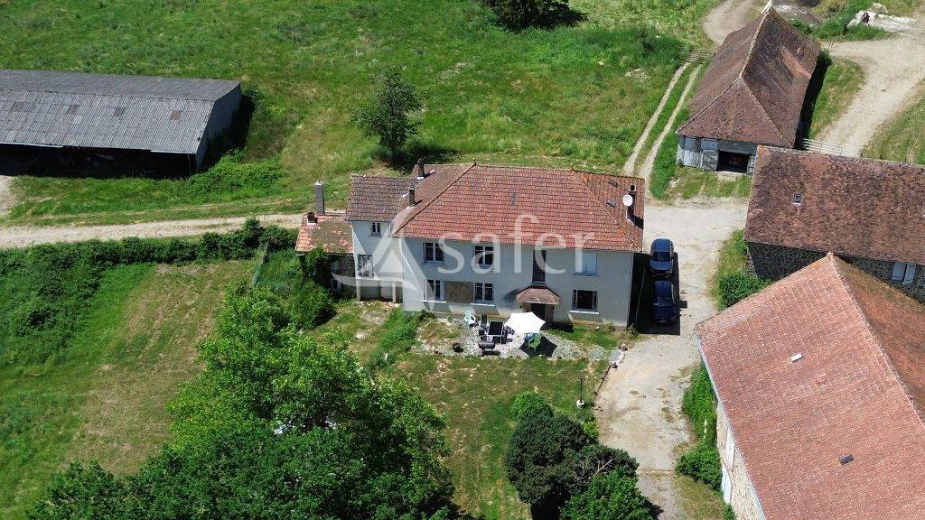 Propri&eacute;t&eacute; agricole de carat&egrave;re, isol&eacute;e, sur plus de 94ha d'u