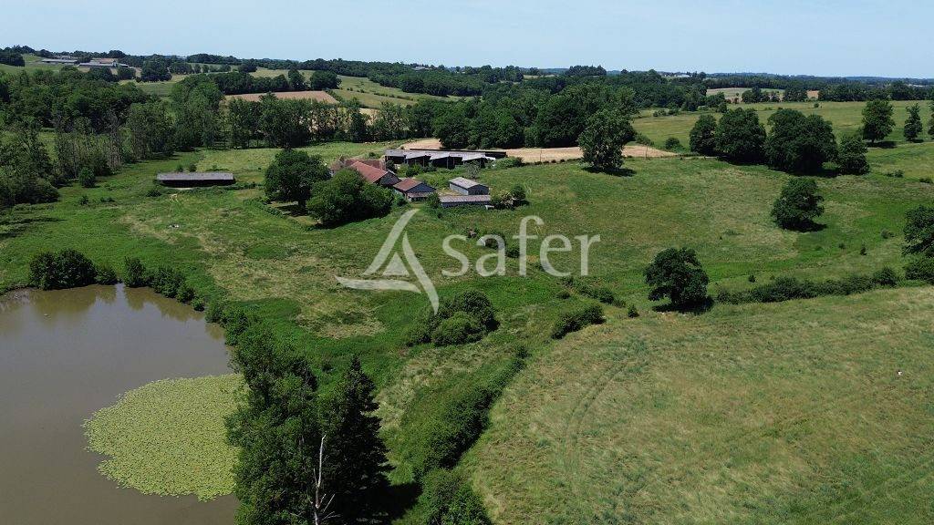 Propri&eacute;t&eacute; agricole de carat&egrave;re, isol&eacute;e, sur plus de 94ha d'u
