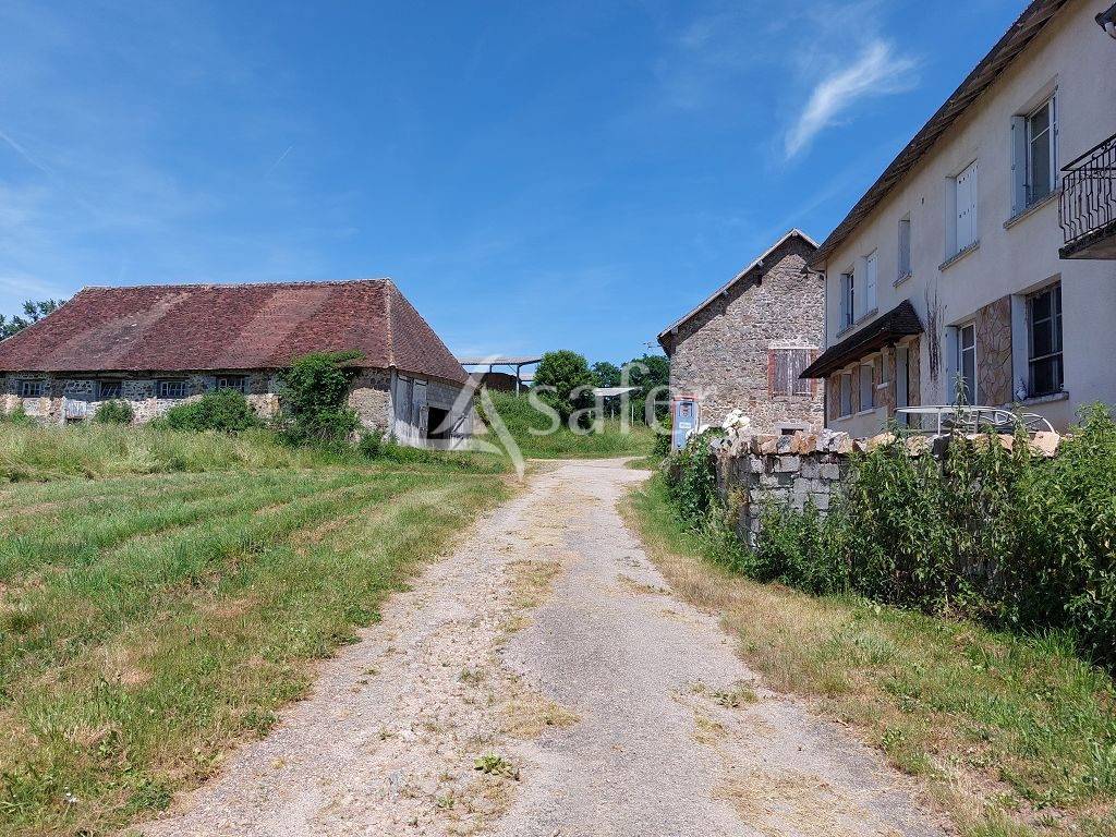Propri&eacute;t&eacute; agricole de carat&egrave;re, isol&eacute;e, sur plus de 94ha d'u