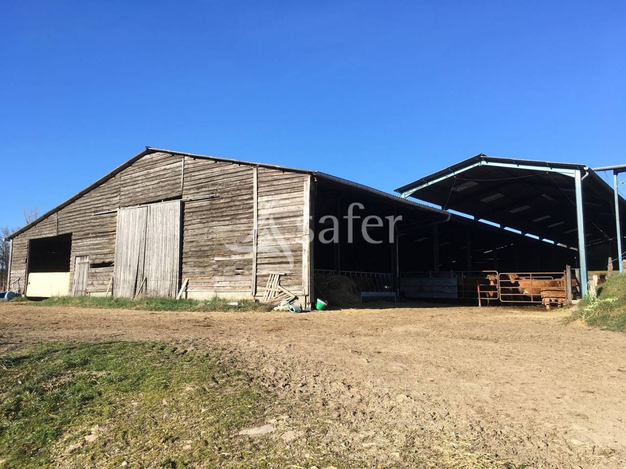Propri&eacute;t&eacute; agricole de carat&egrave;re, isol&eacute;e, sur plus de 94ha d'u