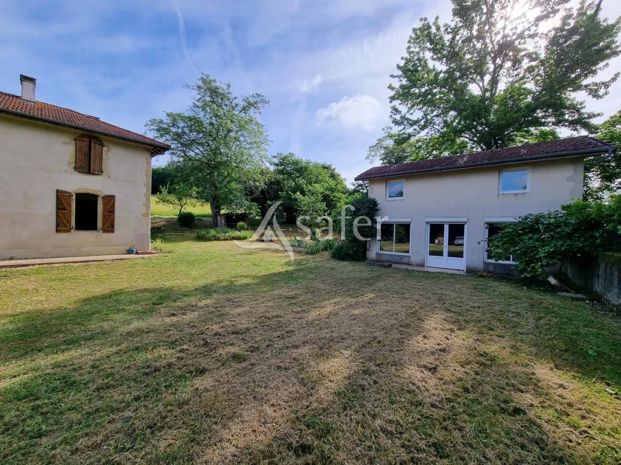 Propri&eacute;t&eacute; d'&eacute;levage sur 20 ha proche de Rabastens-de-Bigorre