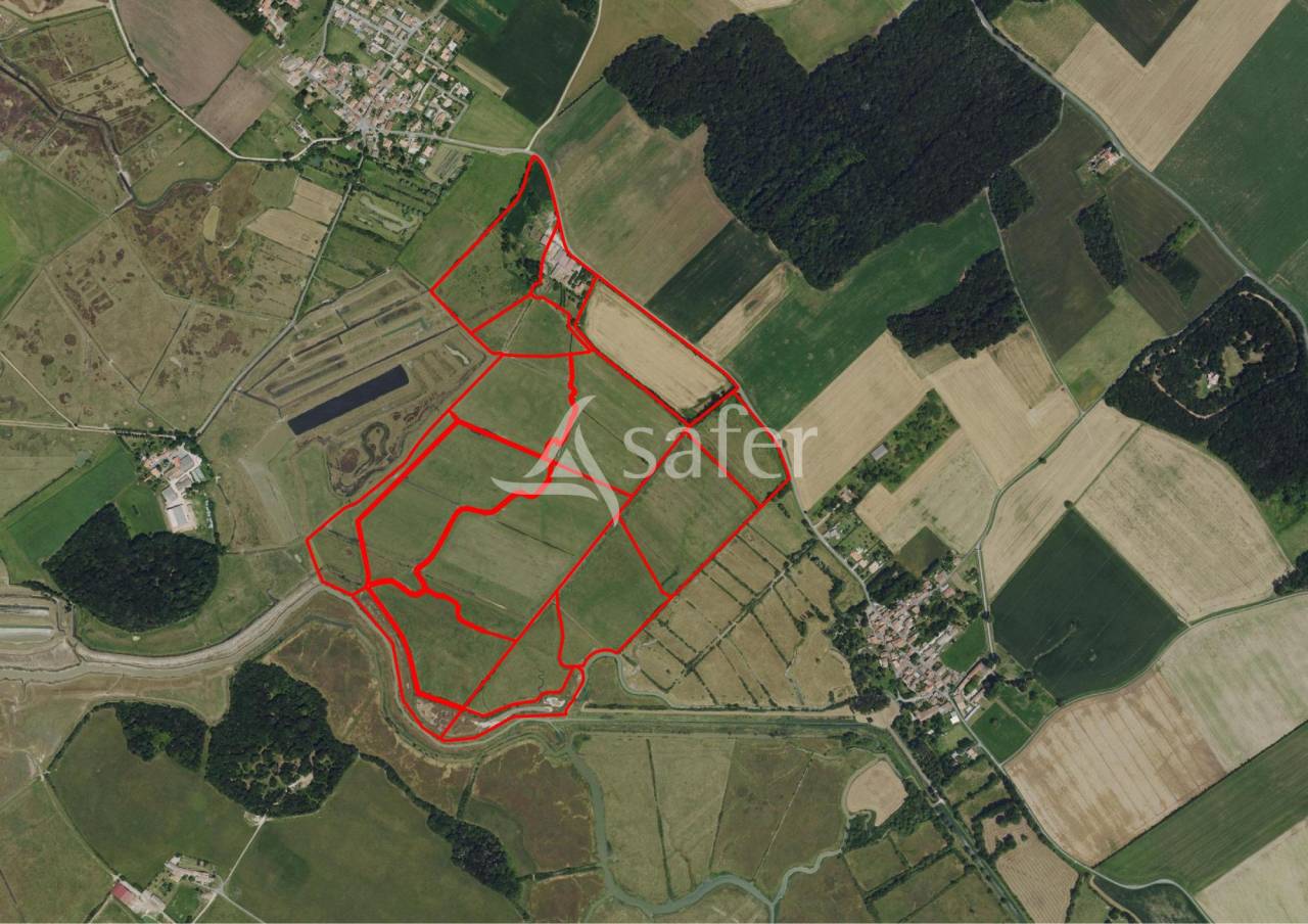 Propri&eacute;t&eacute; agricole de 50ha avec b&acirc;timents d'habitations et d'