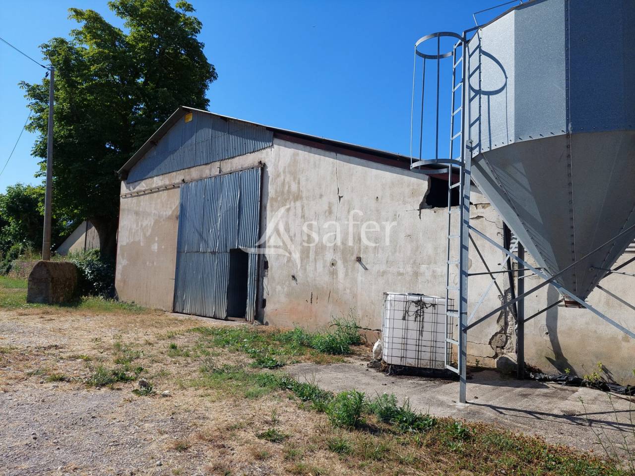 Propri&eacute;t&eacute; agricole de 50ha avec b&acirc;timents d'habitations et d'