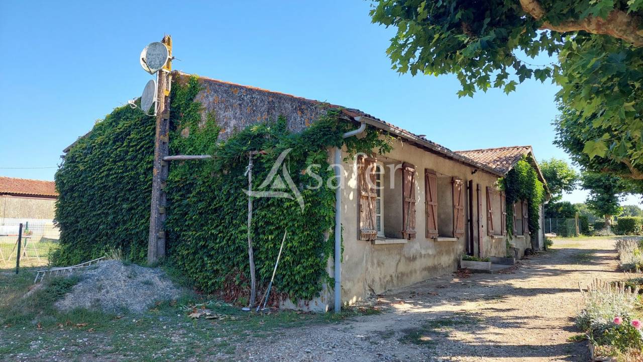 Propri&eacute;t&eacute; agricole de 50ha avec b&acirc;timents d'habitations et d'