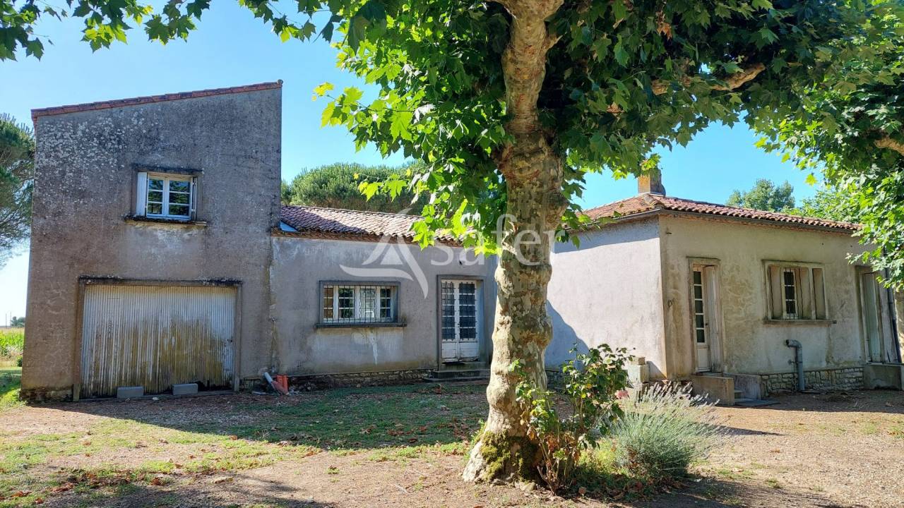 Propri&eacute;t&eacute; agricole de 50ha avec b&acirc;timents d'habitations et d'