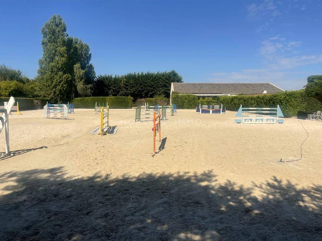 Ecurie et habitation en r&eacute;gion centre