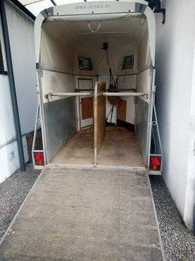 Vend Van Henra 2 chevaux