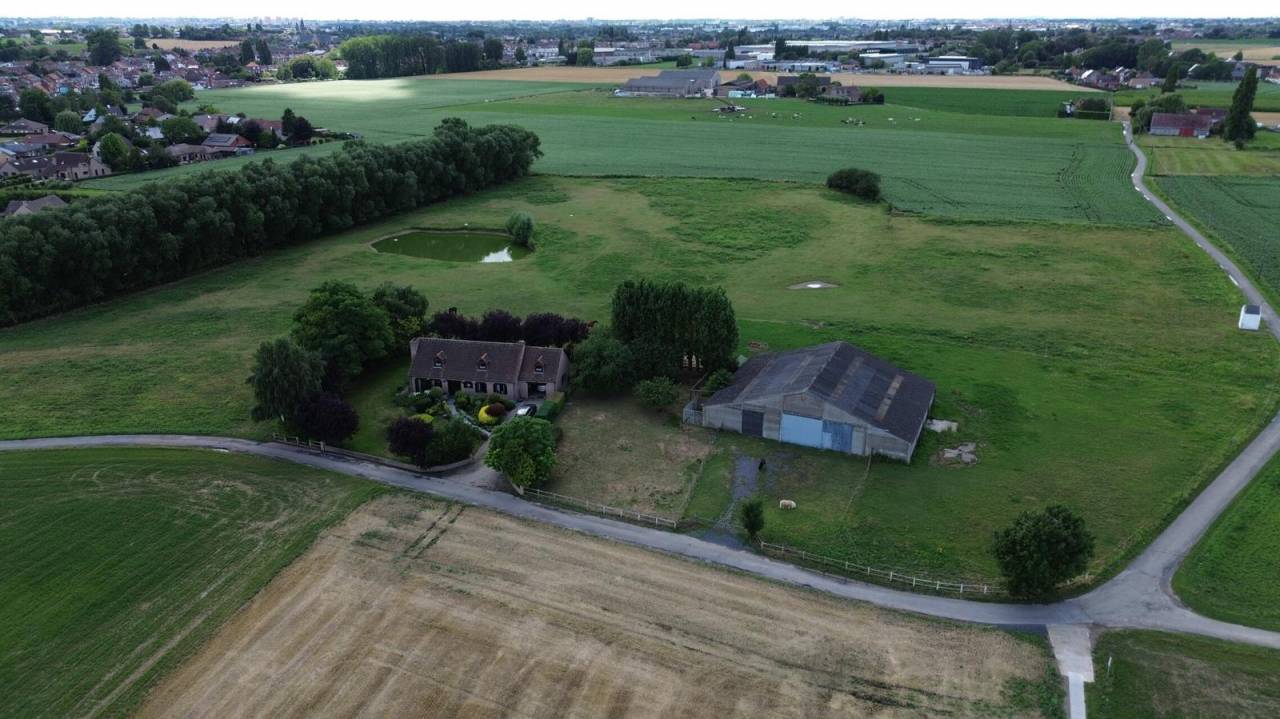 propriete,3ha, proche de lille.