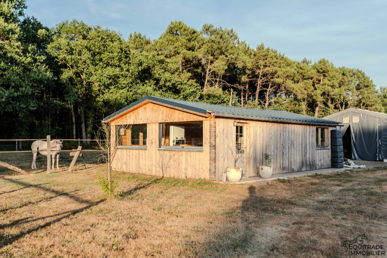Propri&eacute;t&eacute; 5ha40, deux maisons, prairies