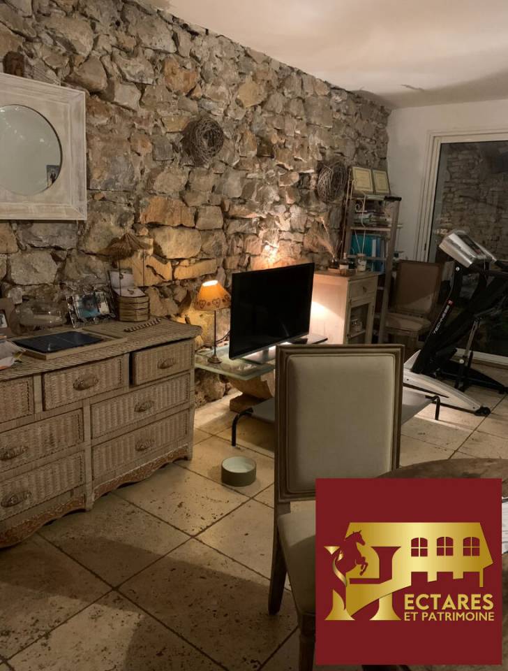 Propri&eacute;t&eacute; &eacute;questre clef en main sur 3ha . Secteur VAR EST