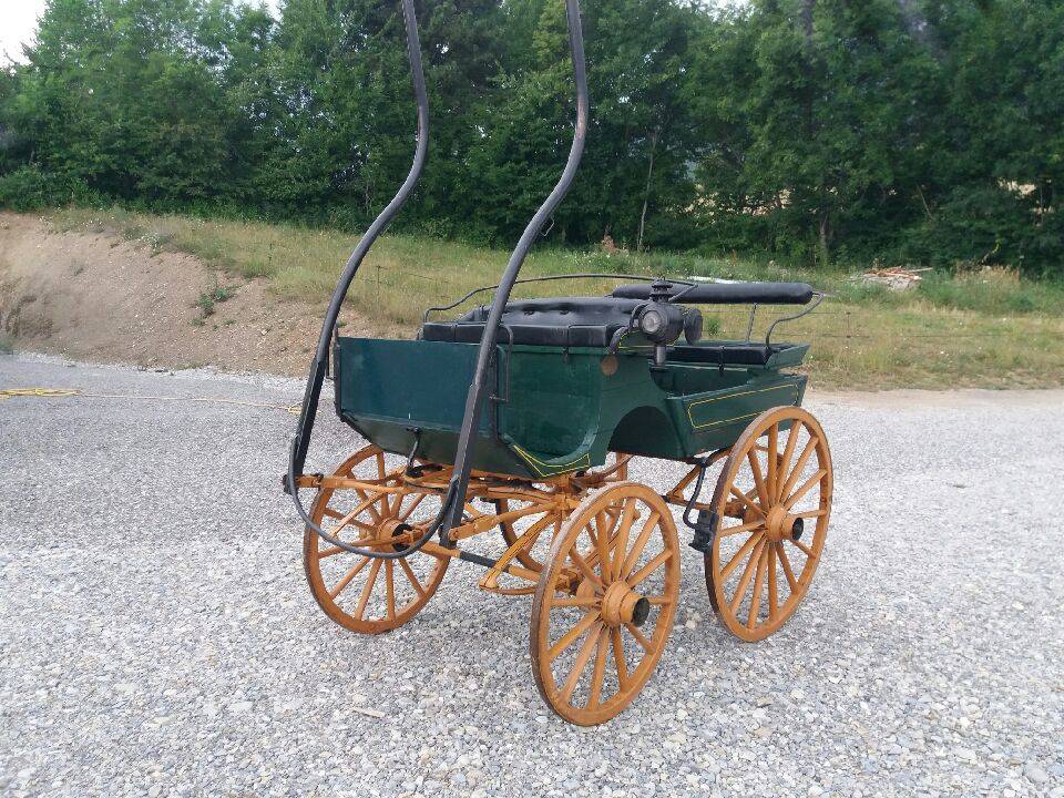 Voiture hippomobile