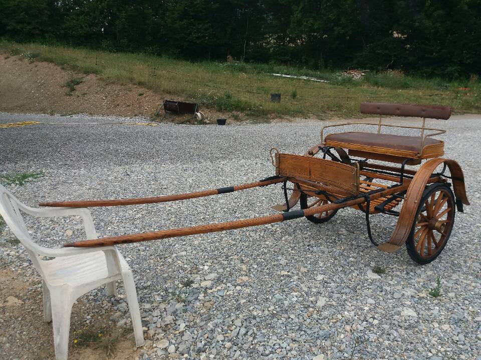 Voiture hippomobile