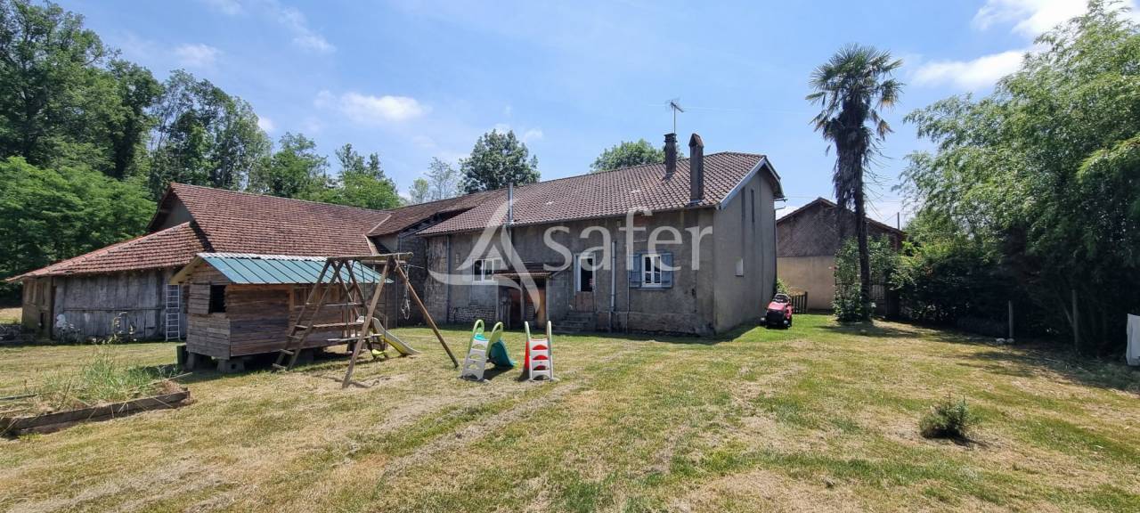 Propri&eacute;t&eacute; d'&eacute;levage avec ancien moulin et 13ha attenants